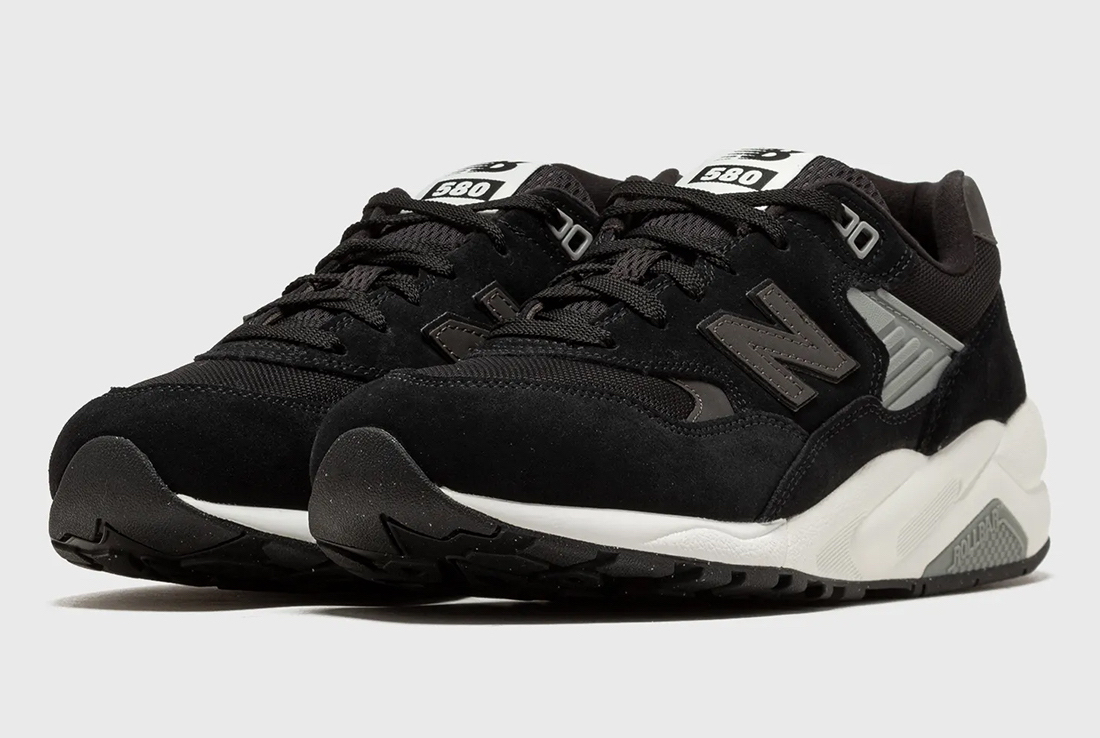 The New Balance 580 Appears in Black and White