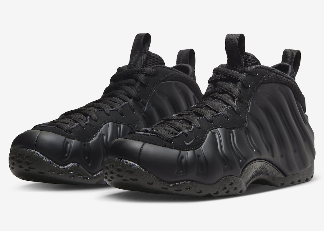 Official Photos of the Nike Air Foamposite One “Anthracite” (2023)