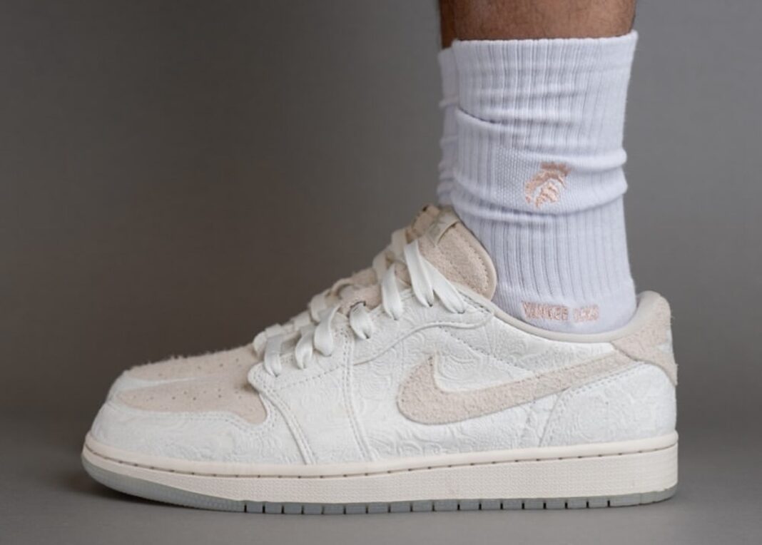 chris paul jordan 1 low