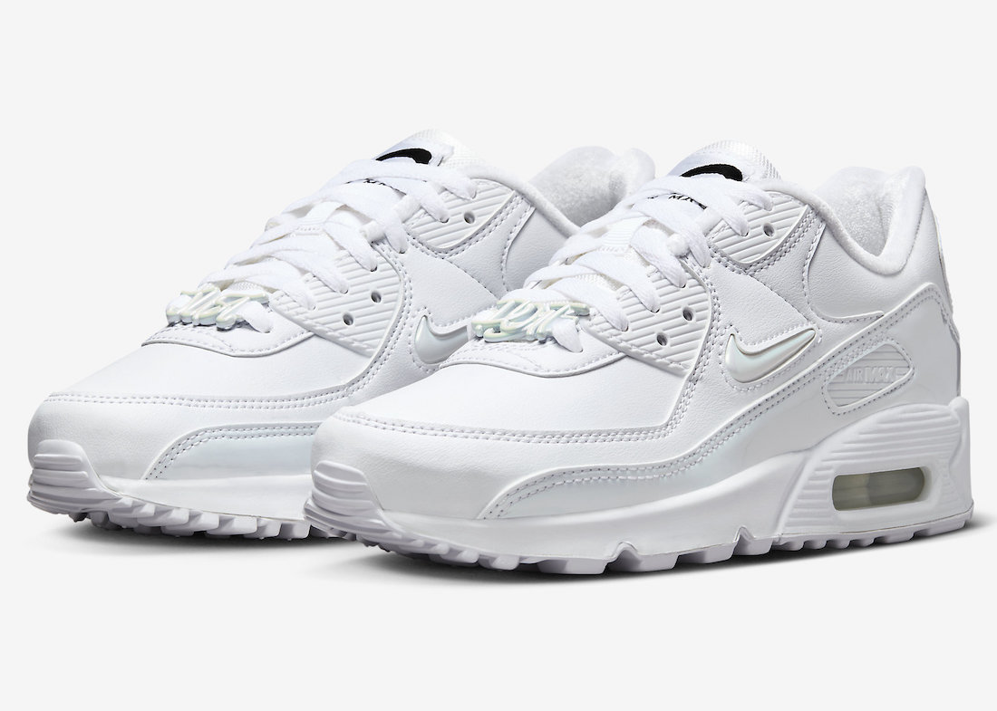 Nike Adds Iridescent Details To The “Just Do It” Air Max 90