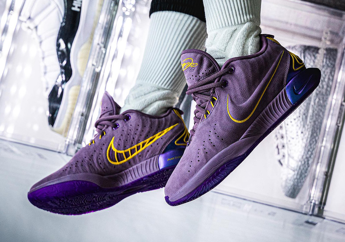 Nike LeBron 21 Violet Dust FV2345 500 On Feet 5