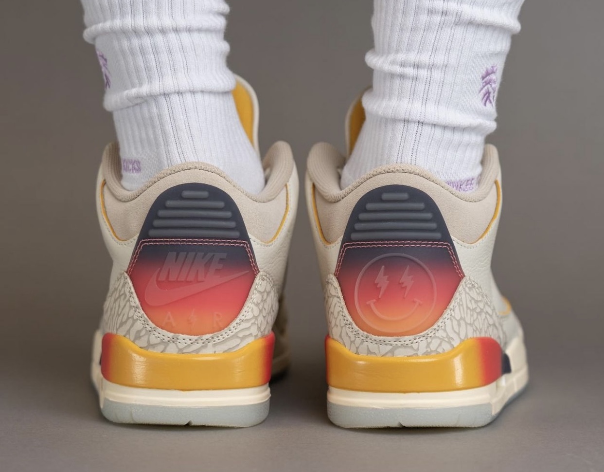 The J Balvin x Air Jordan 3 “Medellín Sunset” drops this month for $250 🌅  Will you be trying for a pair? 👀 @nicedrops LINK IN BIO for…