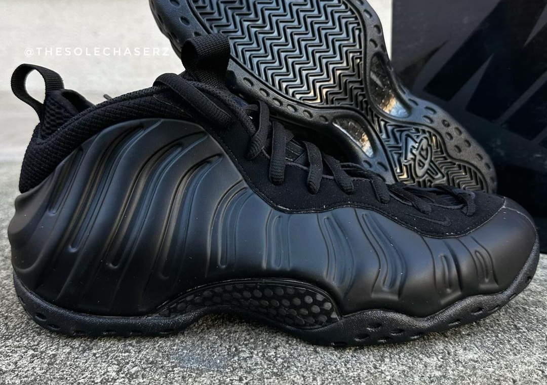 Nike Air Foamposite One “Anthracite” Returns December 2023