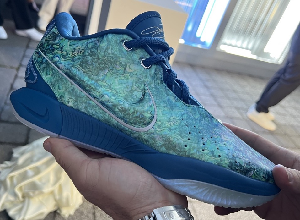 Nike LeBron 21 “Abalone Pearl” Releasing Holiday 2023