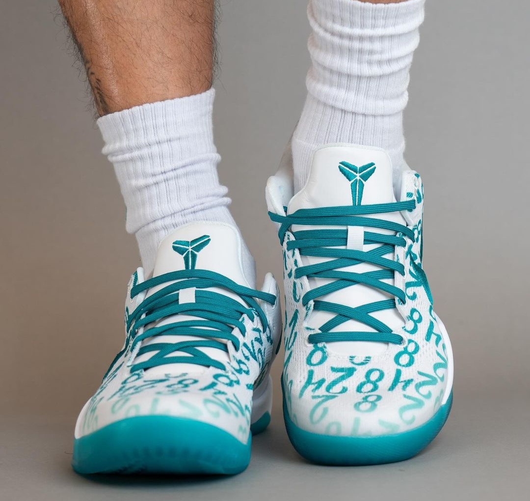Nike Kobe 8 Protro Radiant Emerald On Feet 4