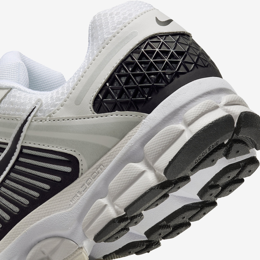 Nike Zoom Vomero 5 White Black Platinum Tint 7