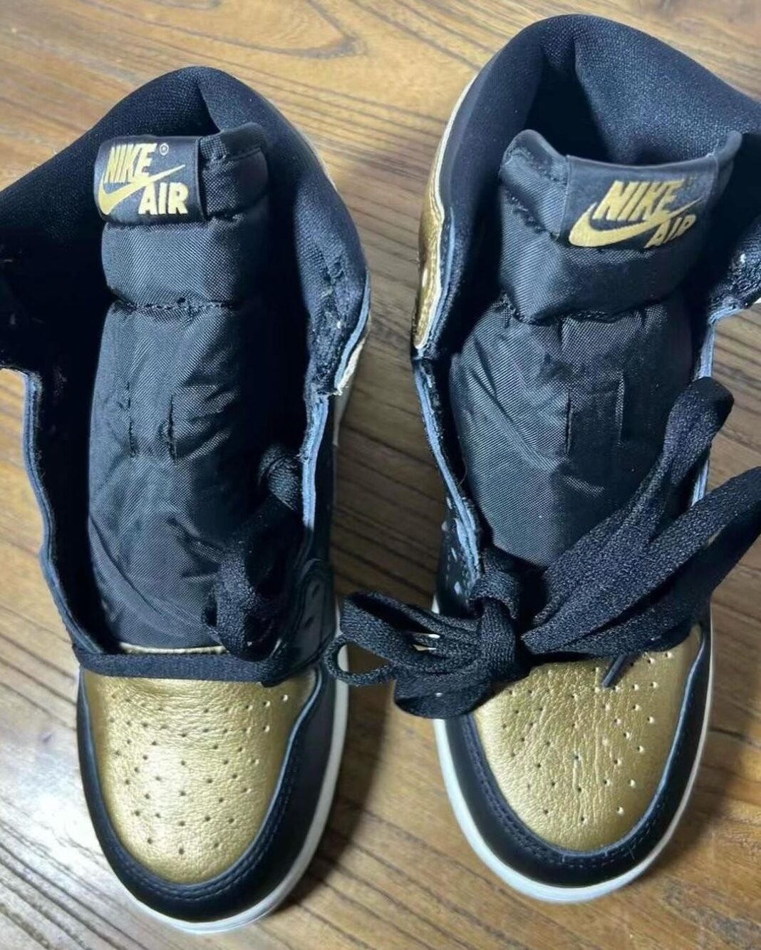 all gold jordan 1