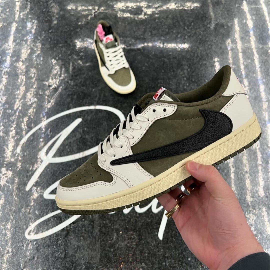 200 - AIR pearl JORDAN - Travis Scott x jordan not 1 orgin spider