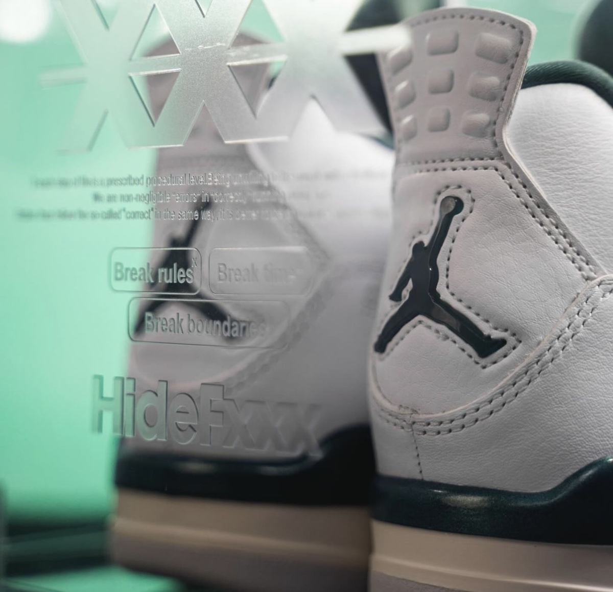 Außerdem droppt der Nike Air Jordan 3 Dark Iris GS