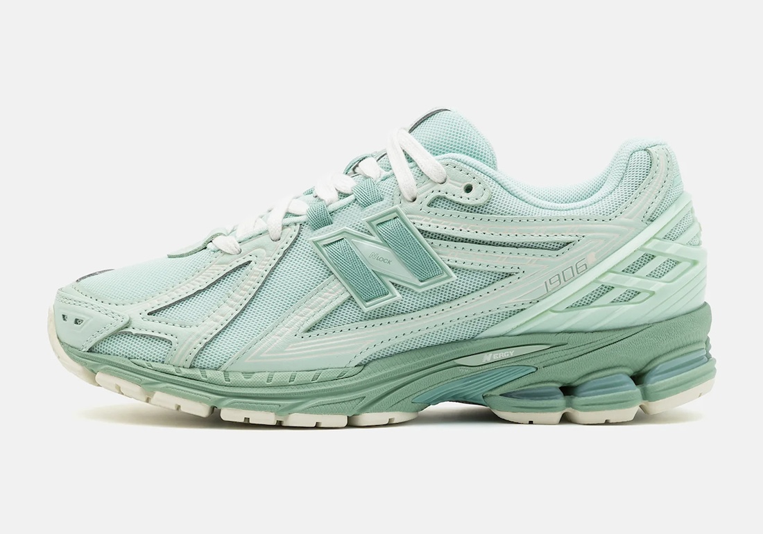 New Balance M920MM low-top sneakers