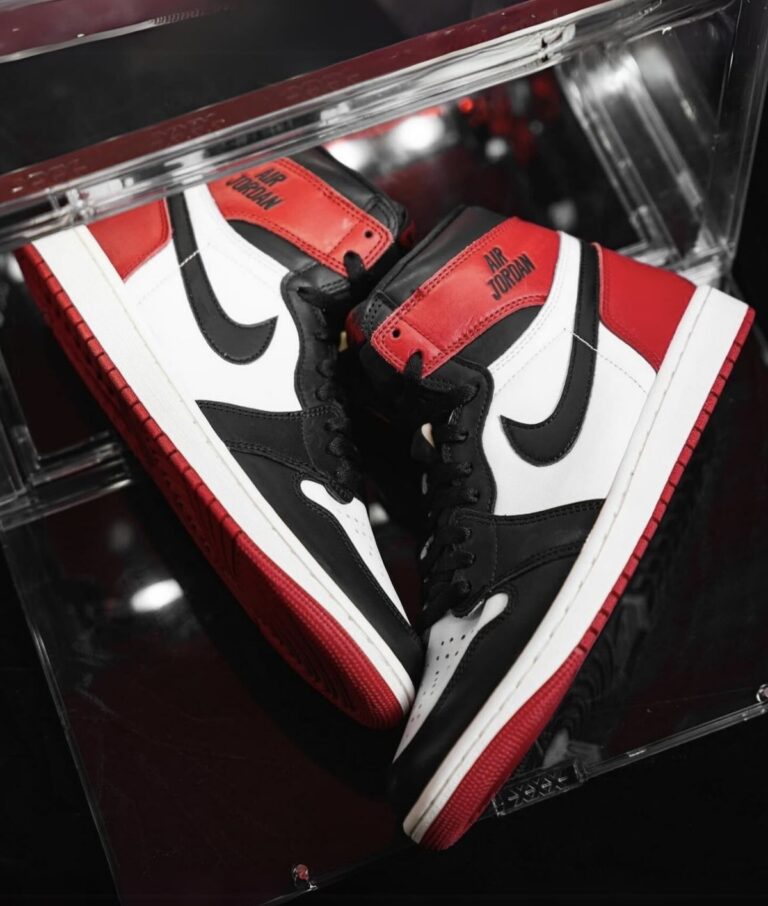womens air jordan 1 black toe