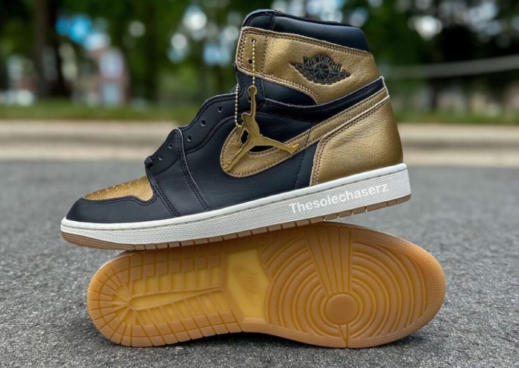 Air Jordan 1 High OG Metallic Gold DZ5485-071