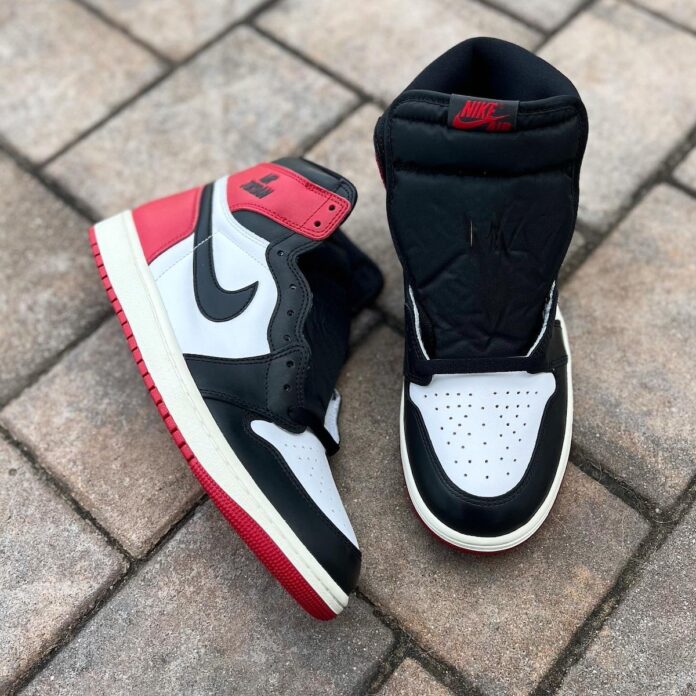 black jordan ones high top