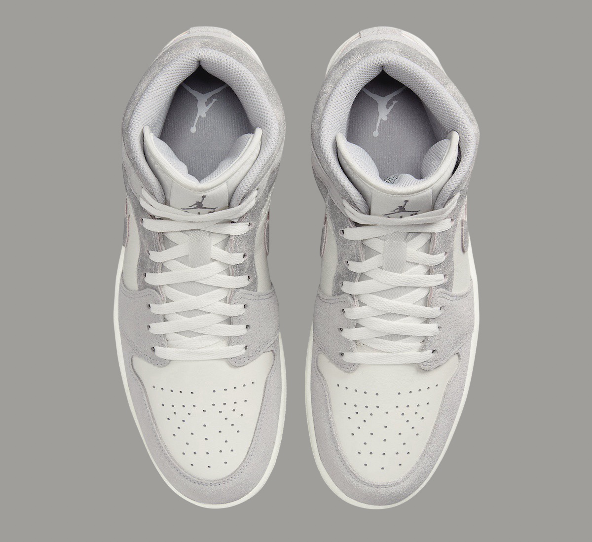 official images of the air jordan 1 mid siempre familia surface