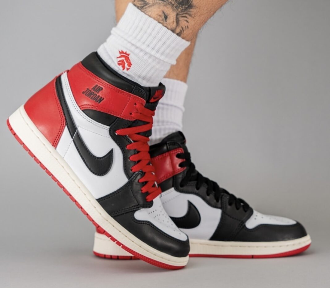 Air Jordan 1 High OG Black Toe Reimagined DZ5485-106