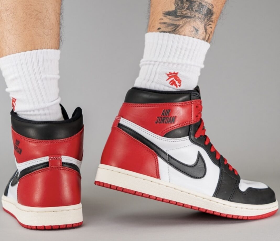 Air Jordan 1 High OG Black Toe Reimagined DZ5485-106