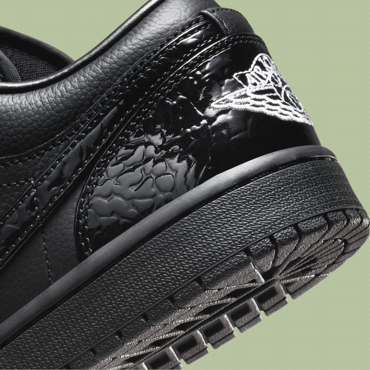 Air Jordan 1 Low Black Croc HJ7743-010