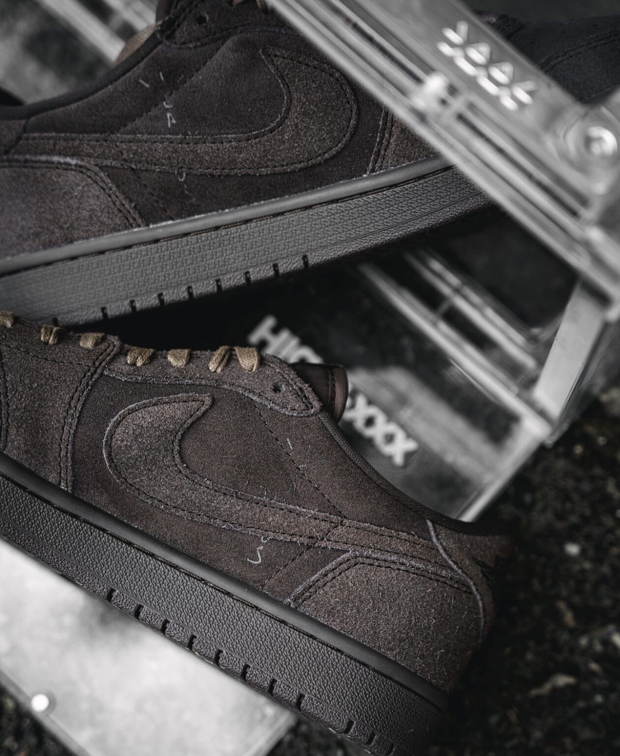 Travis Scott x Air Jordan 1 Low OG Velvet Brown DM7866-202