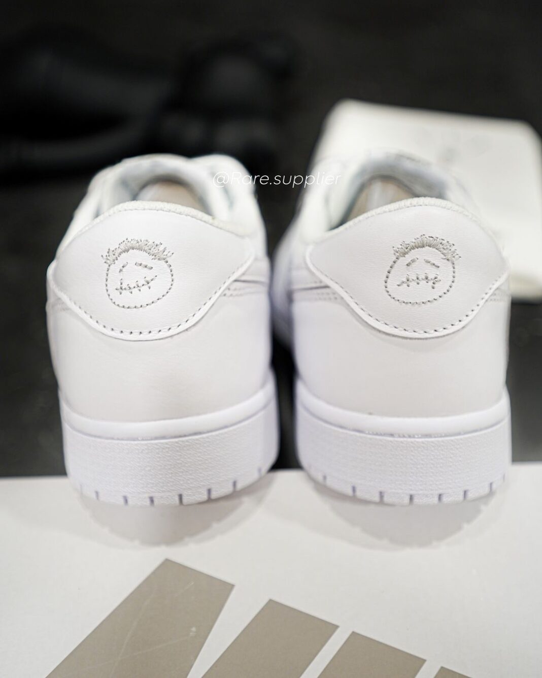 travis scott shoes white