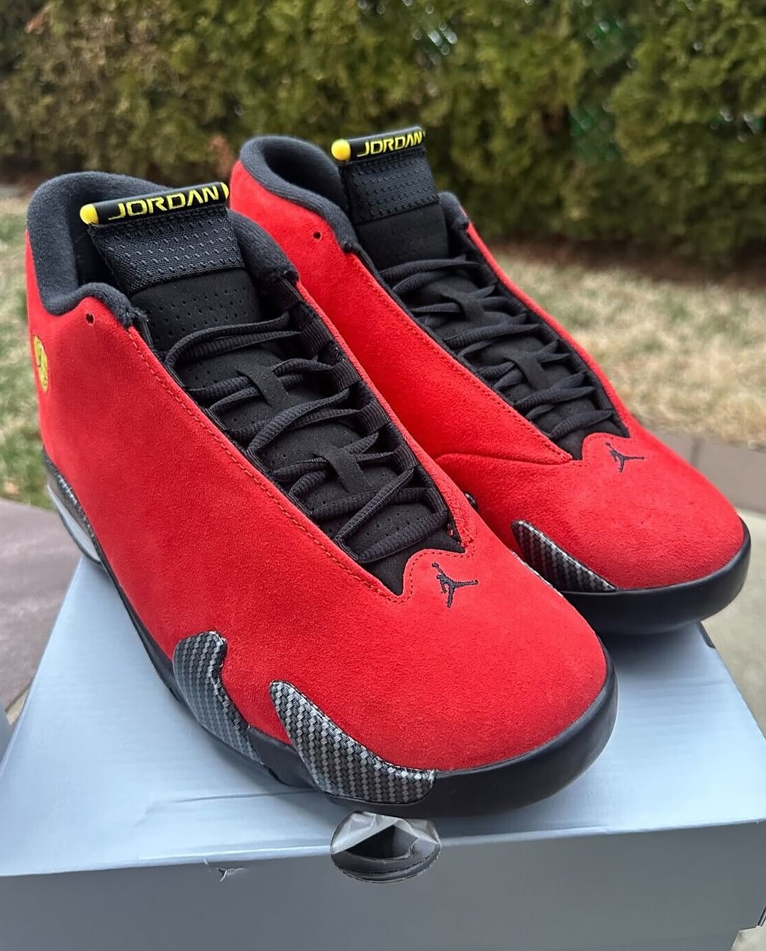 PREMIER APERÇU : Air Jordan 14 « Ferrari » Rétro 2025
