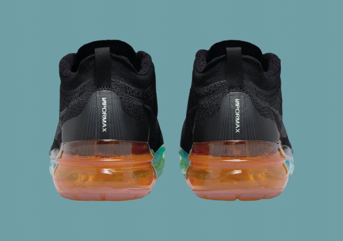 Nike vapormax black orange sole hotsell