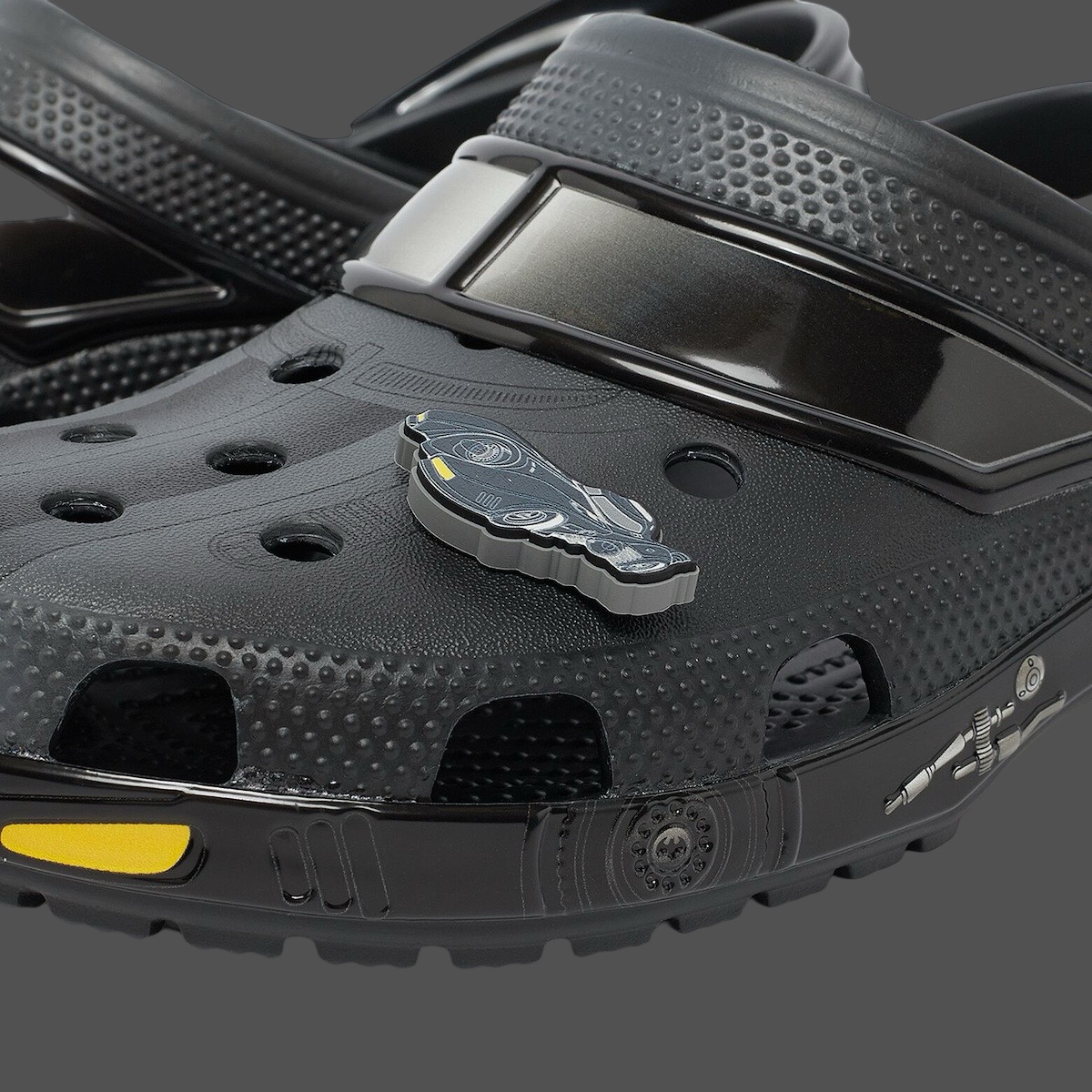 Socas Crocs Classic All Terrain castanho