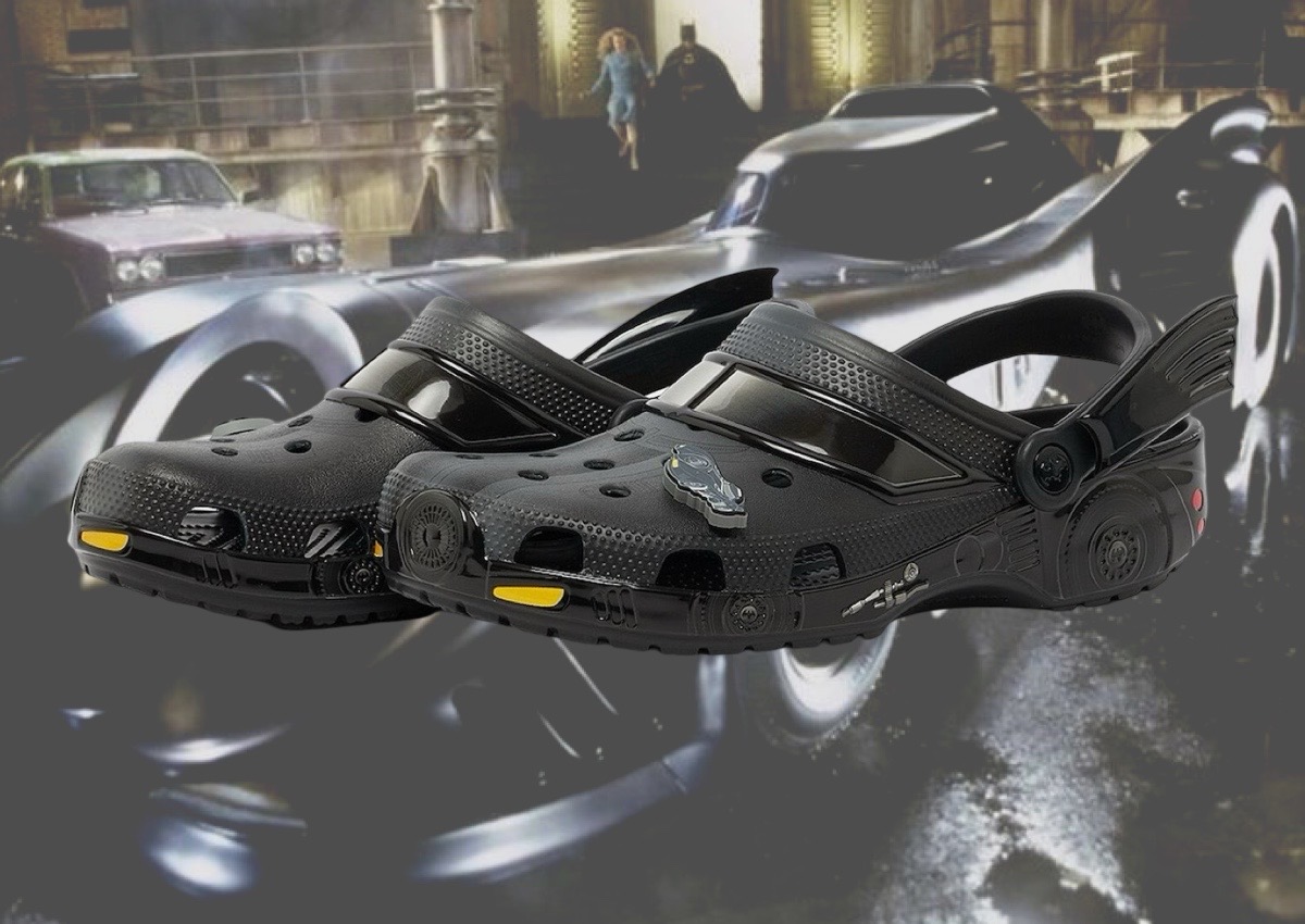 Batman x Crocs Classic Clog Batmobile 210219-001