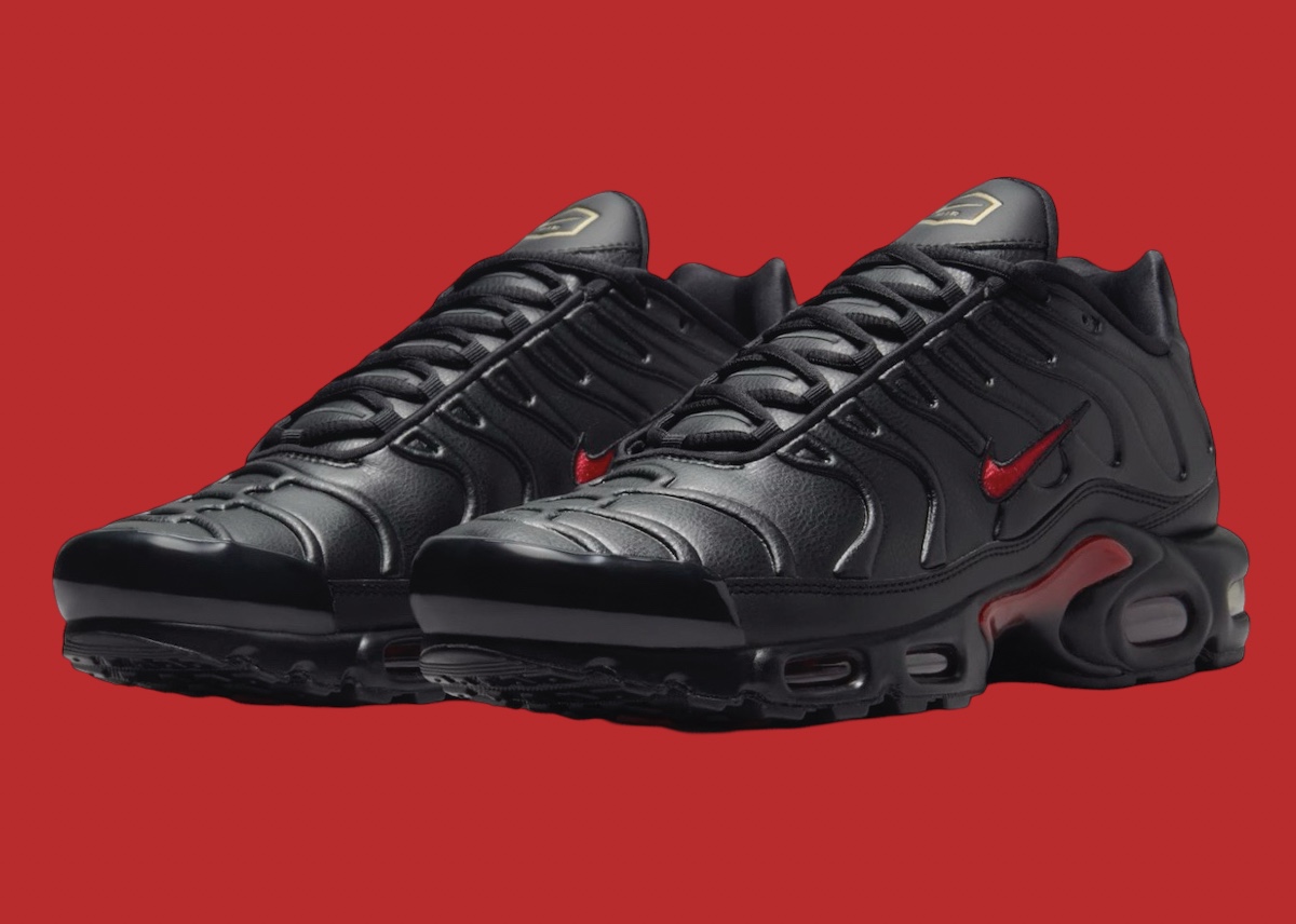 Red black nike air max plus online