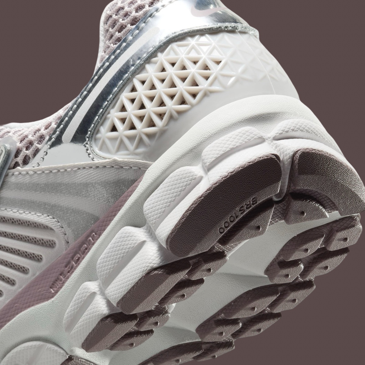 ☆nike☆ Zoom Vomero 5 W Bust Grey Platinum Violet Taupe Gre Nike Zoom Vomero 5 Metallic Silver Platinum Violet (Women's