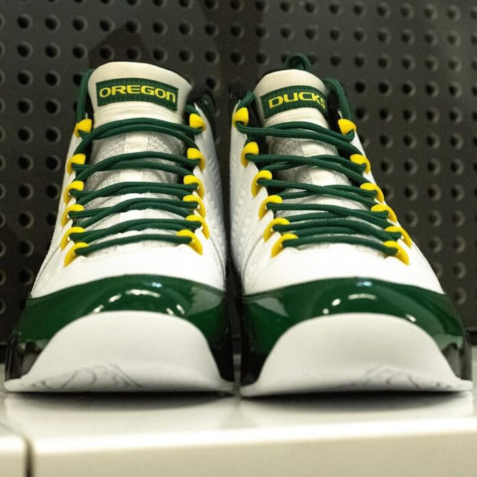 oregon ducks jordans 10