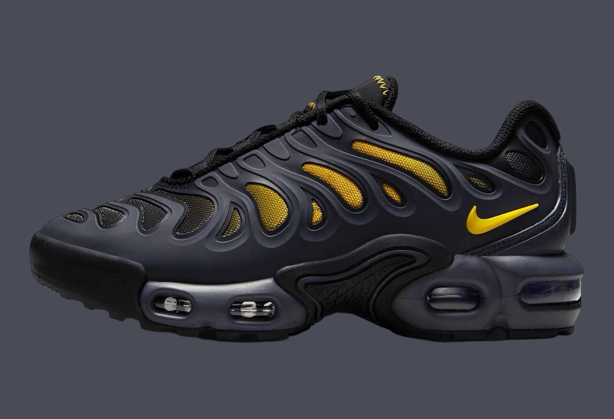 Nike Air Max Plus Drift Batman FV5921 003 1