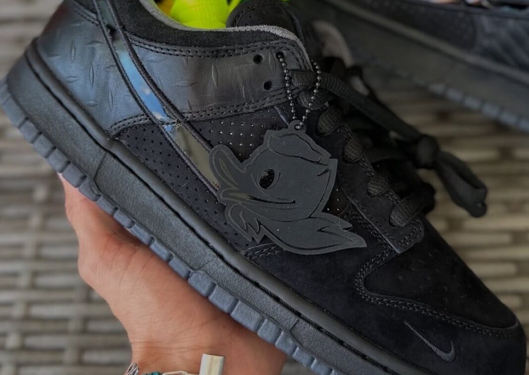 Nike Dunk Low Oregon Black 1068x757