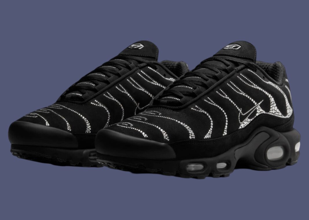 Swarovski x Nike Air Max Plus Moonlight FZ4237 001 1068x762