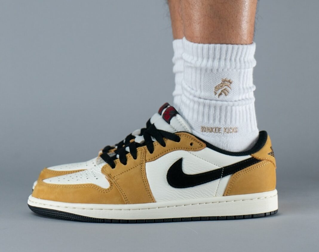Air Jordan 1 Low OG Rookie of the Year CZ0790-107