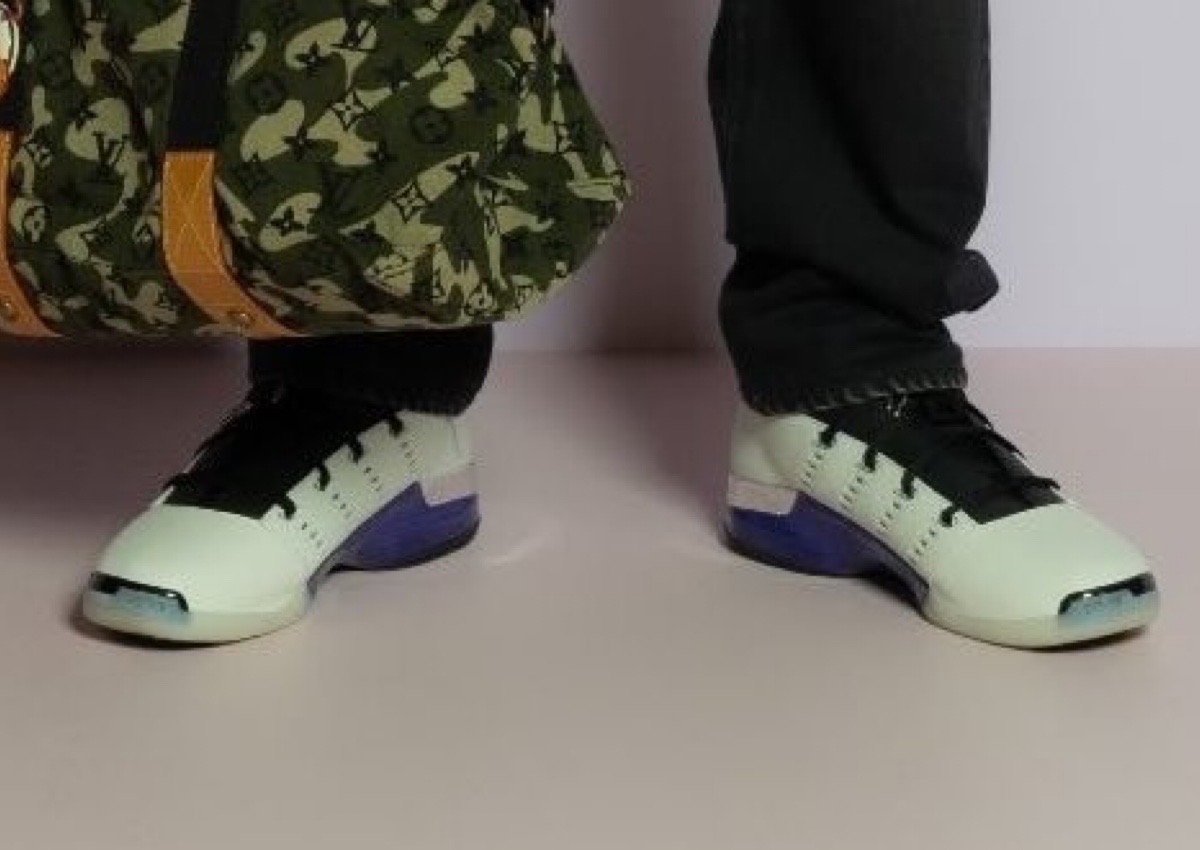 FIRST LOOK: Infinite Archives x Air Jordan 17 Low
