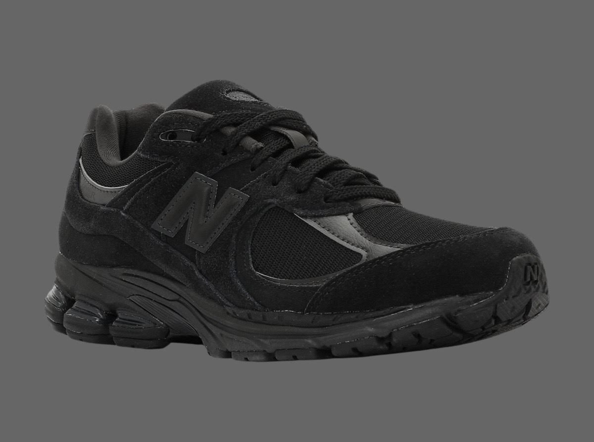 new balance 2002r black cat