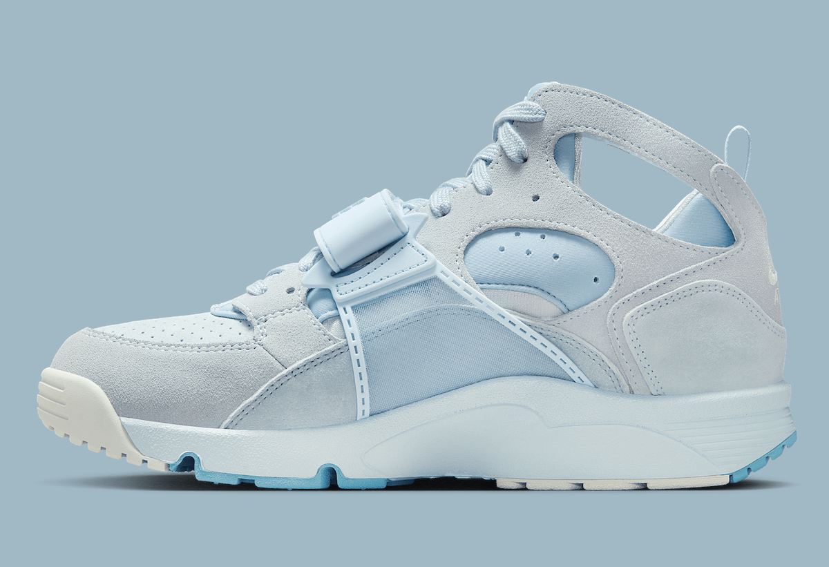 Las Nike Air Trainer Huarache “Blue Tint” se lanzarán en la primavera de 2025.
