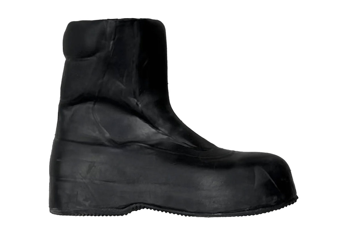 side profile of yeezy sl-03 boots in all-black minimalist style