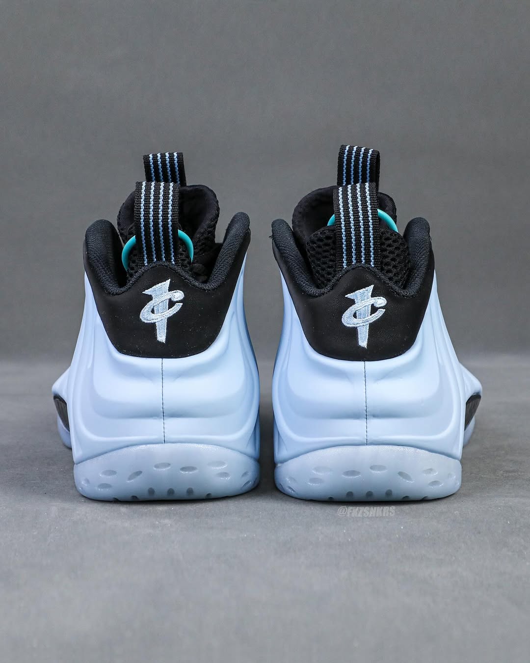 Heel view of Nike Air Foamposite One Psychic Blue featuring Penny Hardaway logo