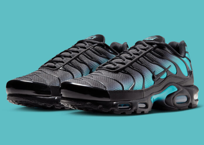 Profile shot highlighting black to Aurora Green gradient with teal accents.