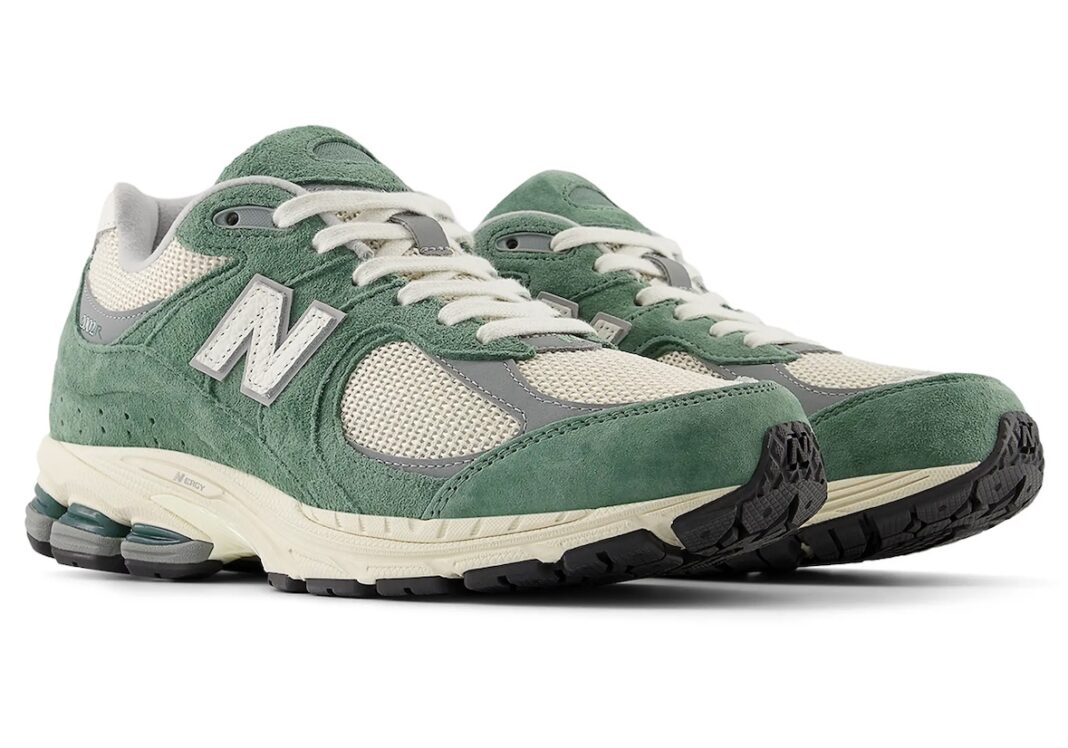 New Balance 2002R Green Suede U2002RRC