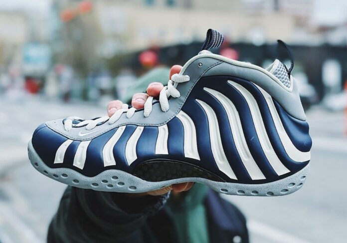 nike air foamposite one yankees sample side profile
