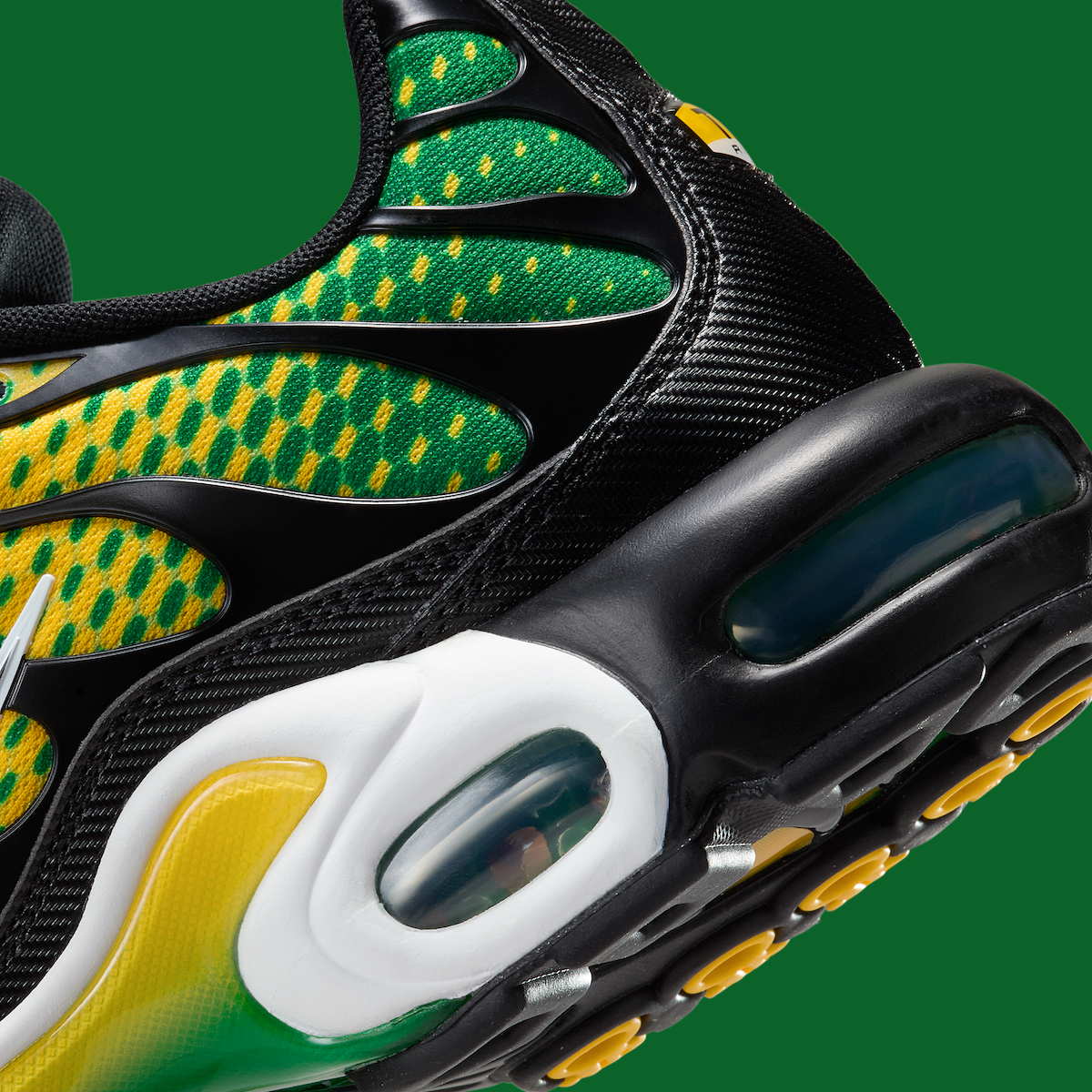 シューズ(男性用) Nike Air Max Plus IB7671-700 Nike Air Max Plus IB7671-700 Varsity Maize Pine Green White