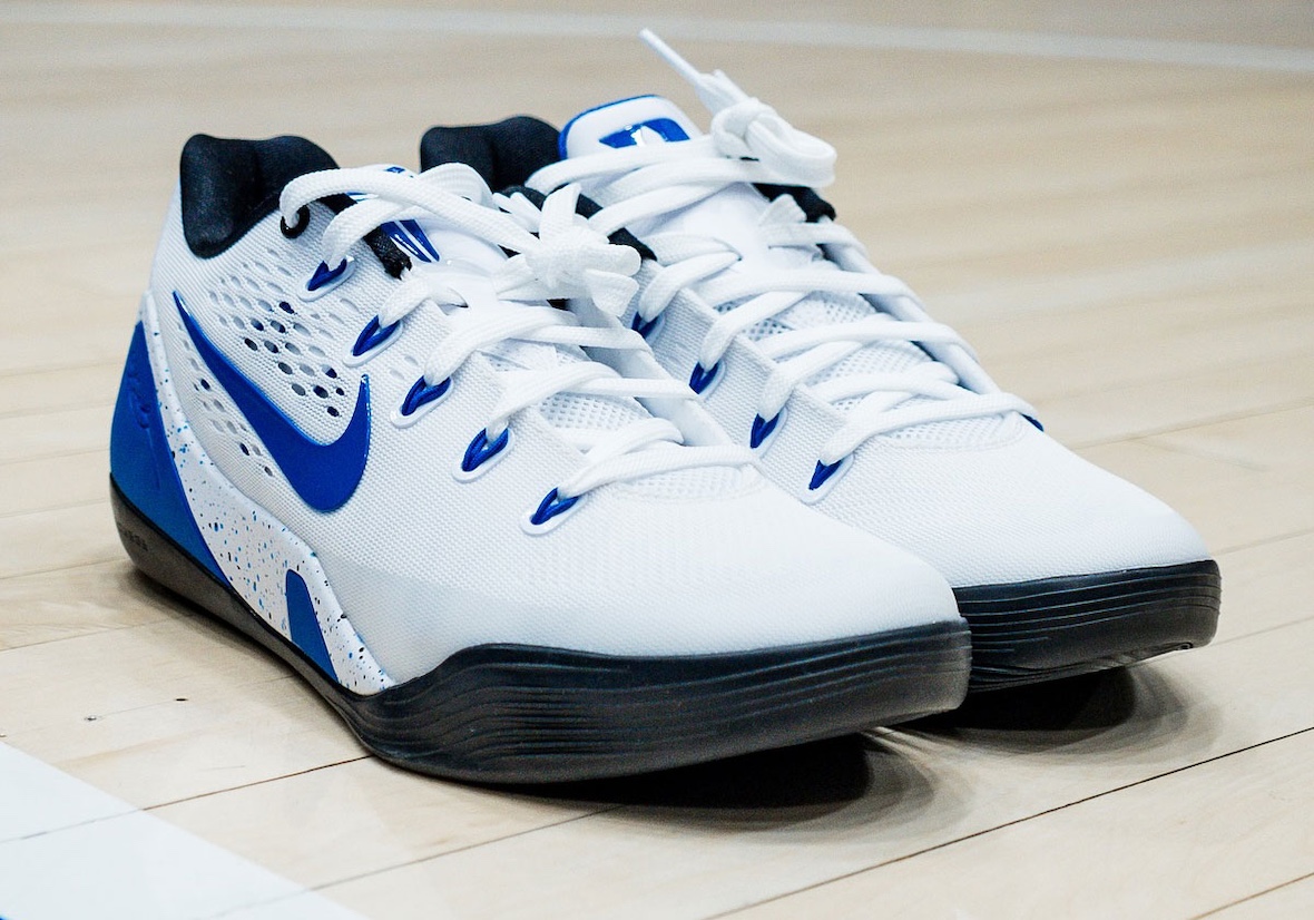 Overhead view of the Duke-exclusive Nike Kobe 9 EM PE