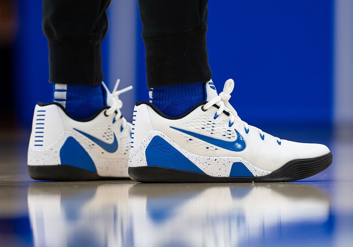 Duke basketball player wearing the Nike Kobe 9 EM Duke PE on the court