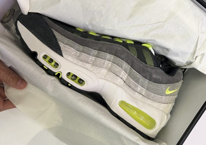 Nike Air Max 95 Reverse Neon HM4738-001
