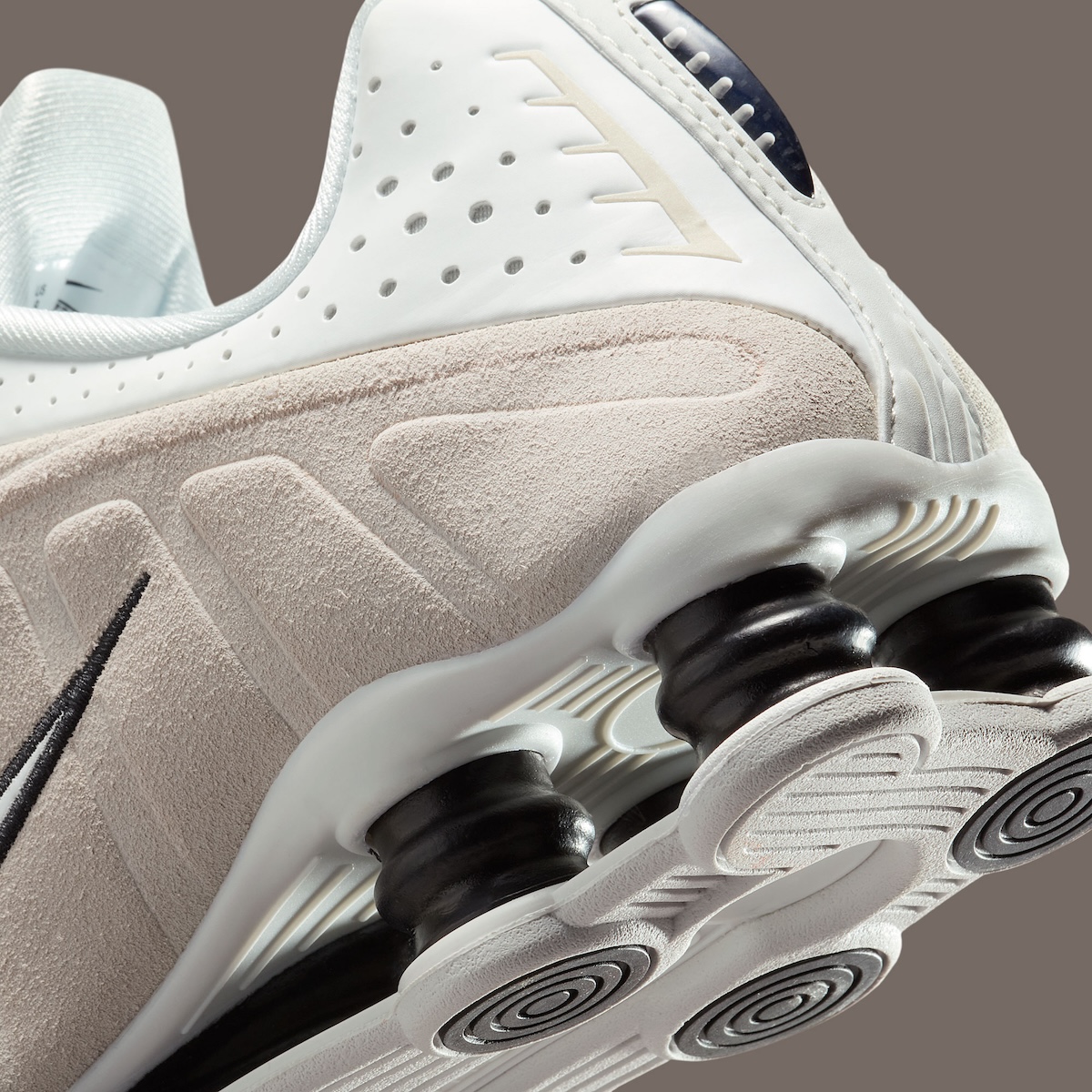 Nike Shox R4 White Suede HQ7739-100