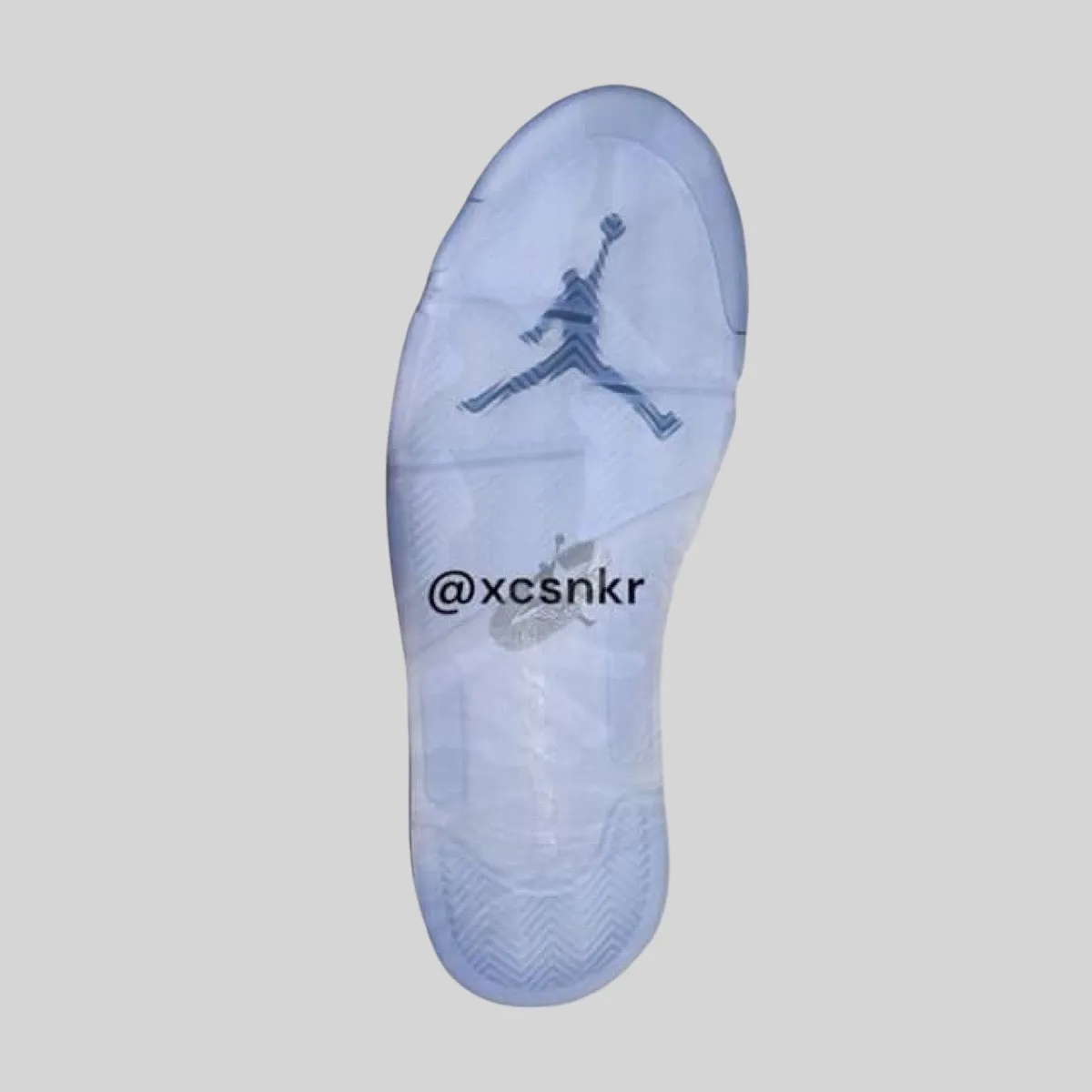 Air Jordan 5 Wolf Grey 2026 icy outsole