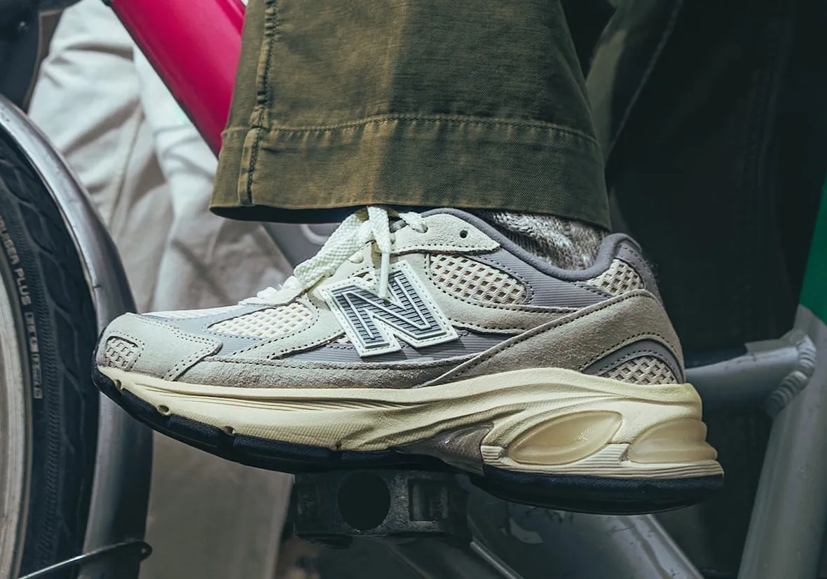 END. Clothing Releasing Exclusive New Balance 2010 “Moonbeam”
