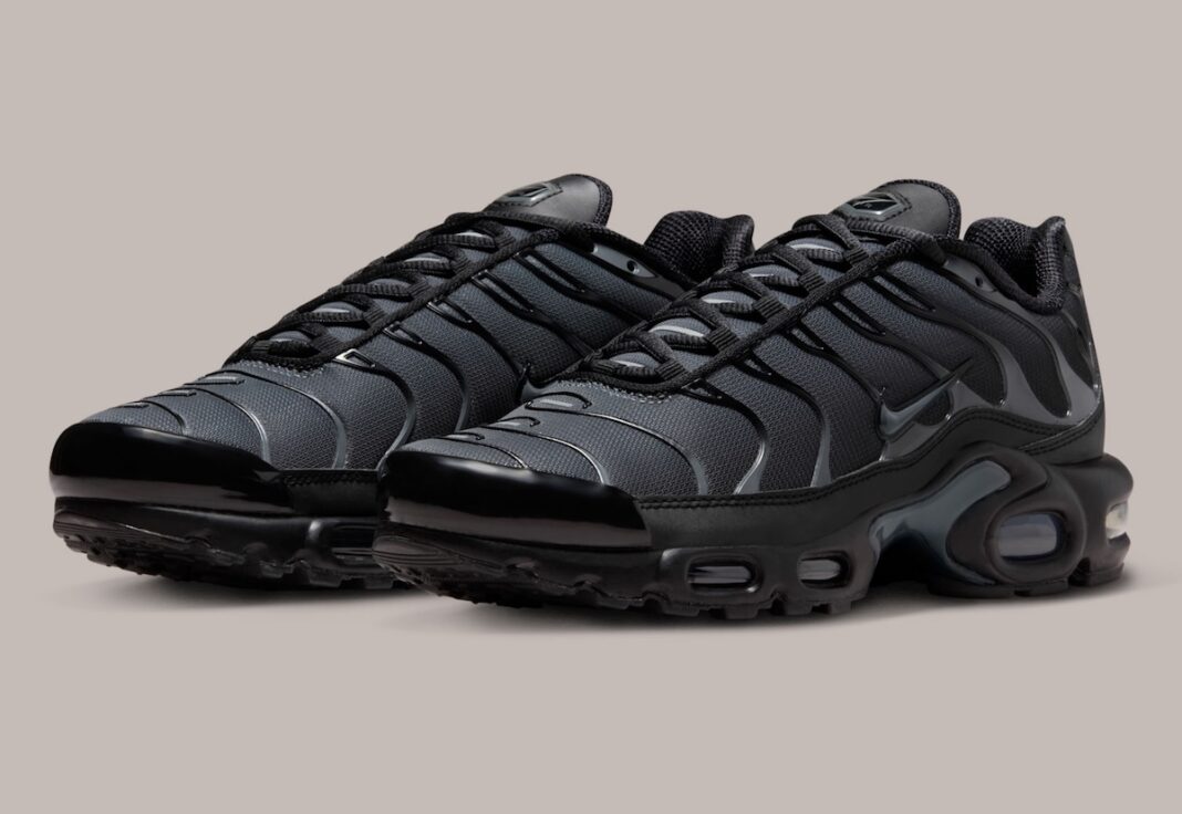 Nike Air Max Plus ブラック 10 Nike Air Max Plus Black Metallic Silver IM6019-010